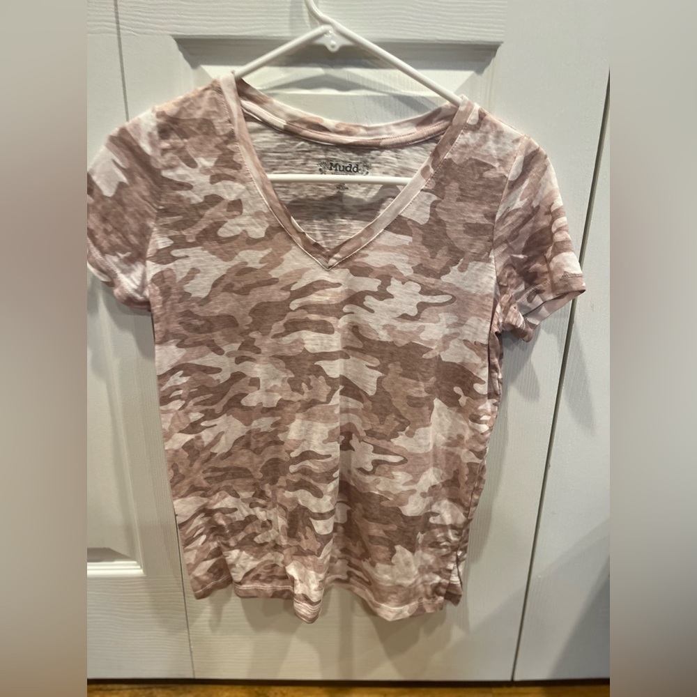mudd pink camo t-shirt
